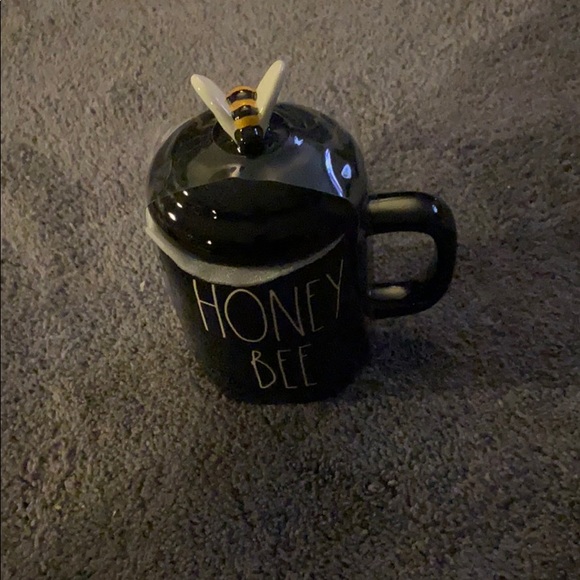 Rae Dunn Honey Bee Mug and Topper NWY